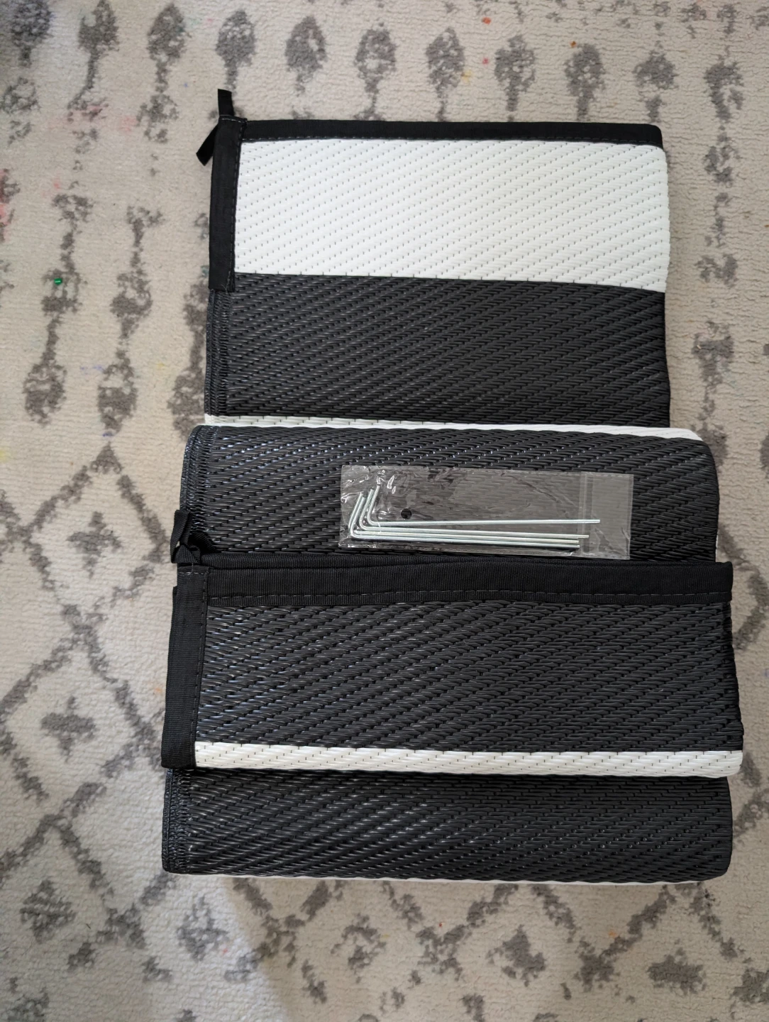 Black and White Outdoor Mat Set
