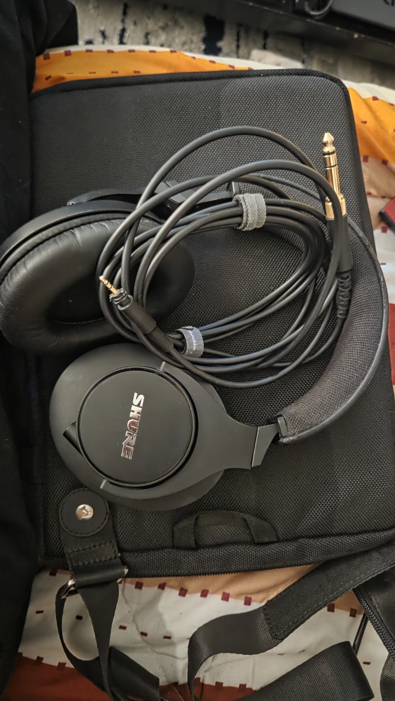Shure SRH440 Professional Studio Headphones