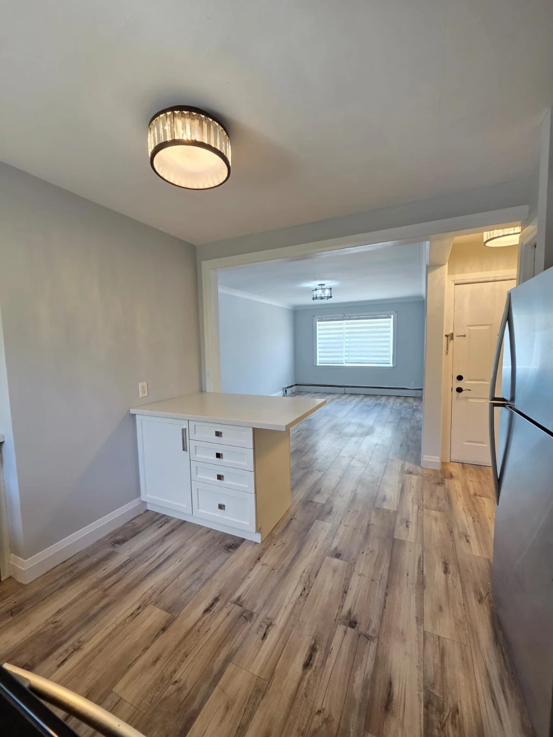 Queenston/Red Hill Area 2 bed, 1 bath - photo 2