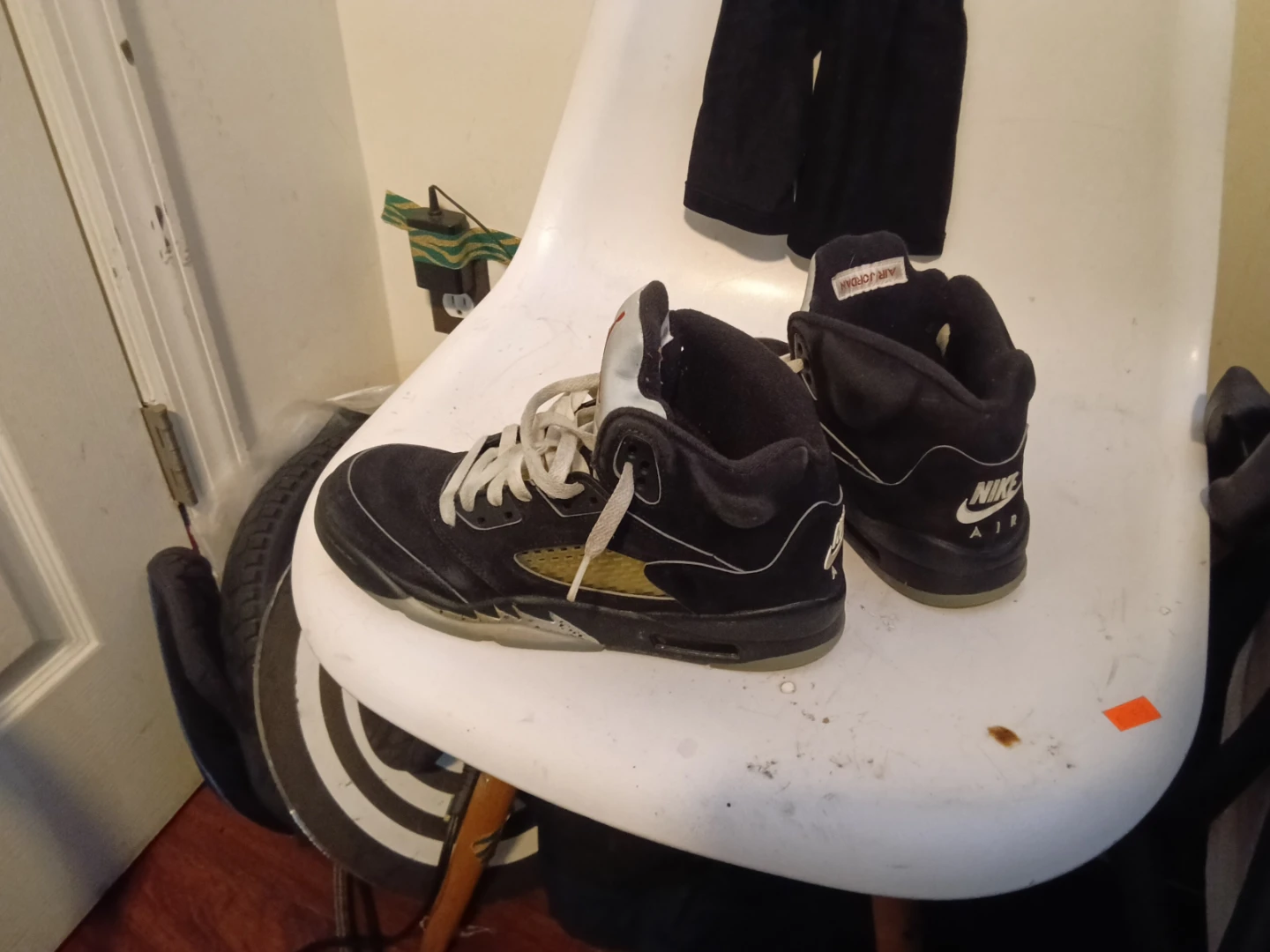 Nike Air Jordan 5 Retro Black Gold Sneakers - photo 2