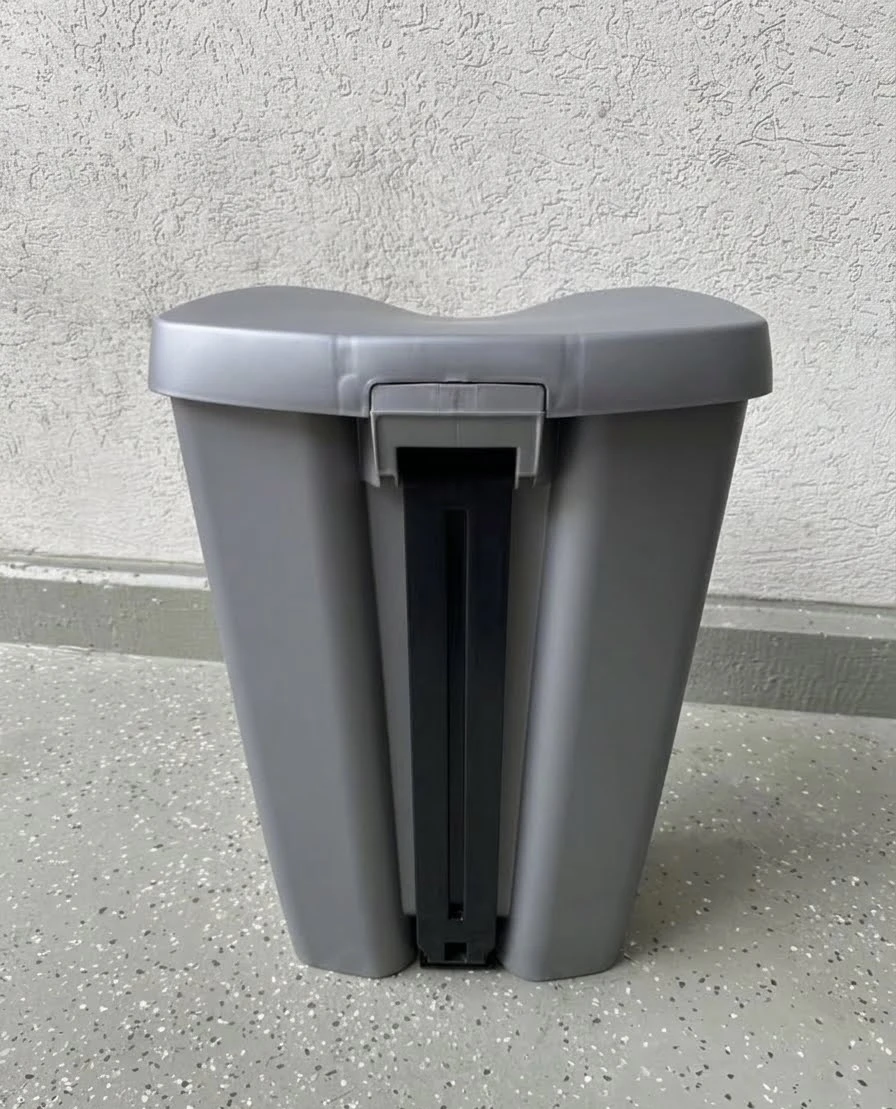Umbra Brim Step Bin With Lid, 40L - Nickel - photo 4