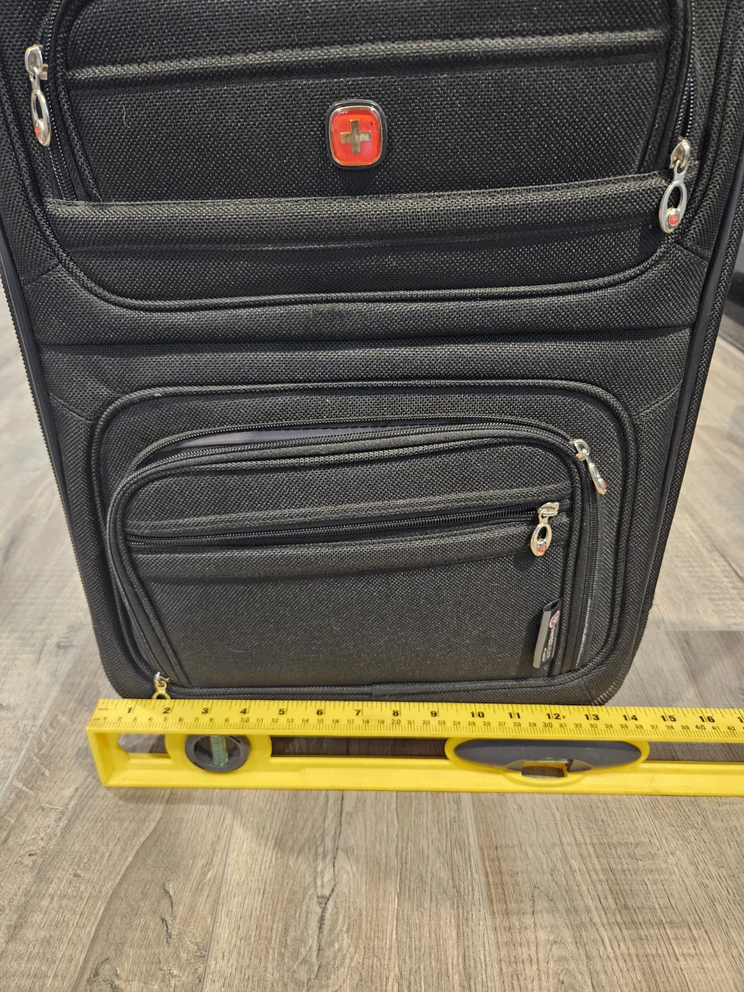 Swissgear luggage please read the ad - photo 2