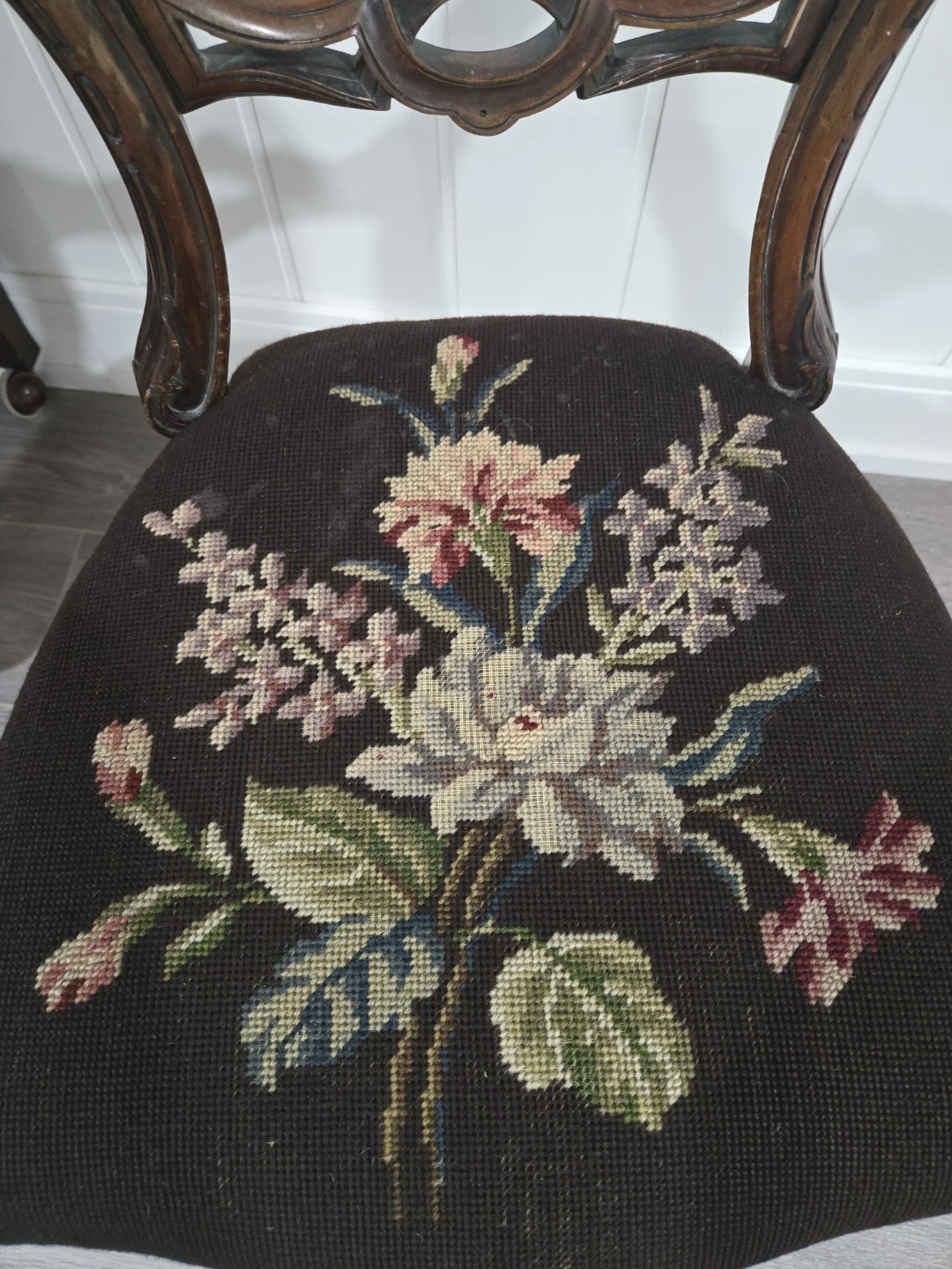 Antique Victorian Balloon Chair. Appraisal In Photos Listed. - photo 2