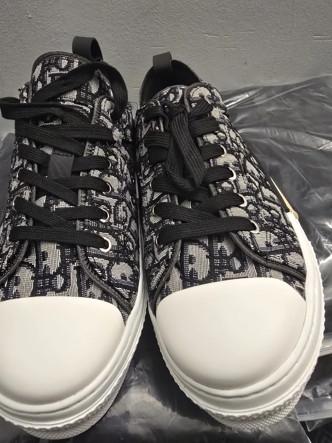 Dior B23 Sneakers