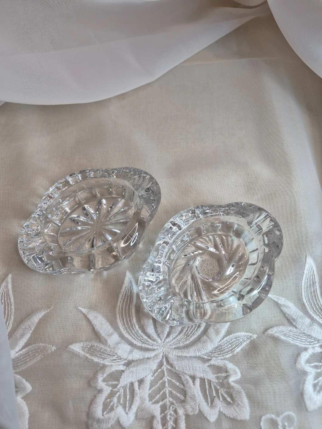 Beautiful Pair of 4 1/4" x 3" Vintage Crystal Ashtrays - photo 5