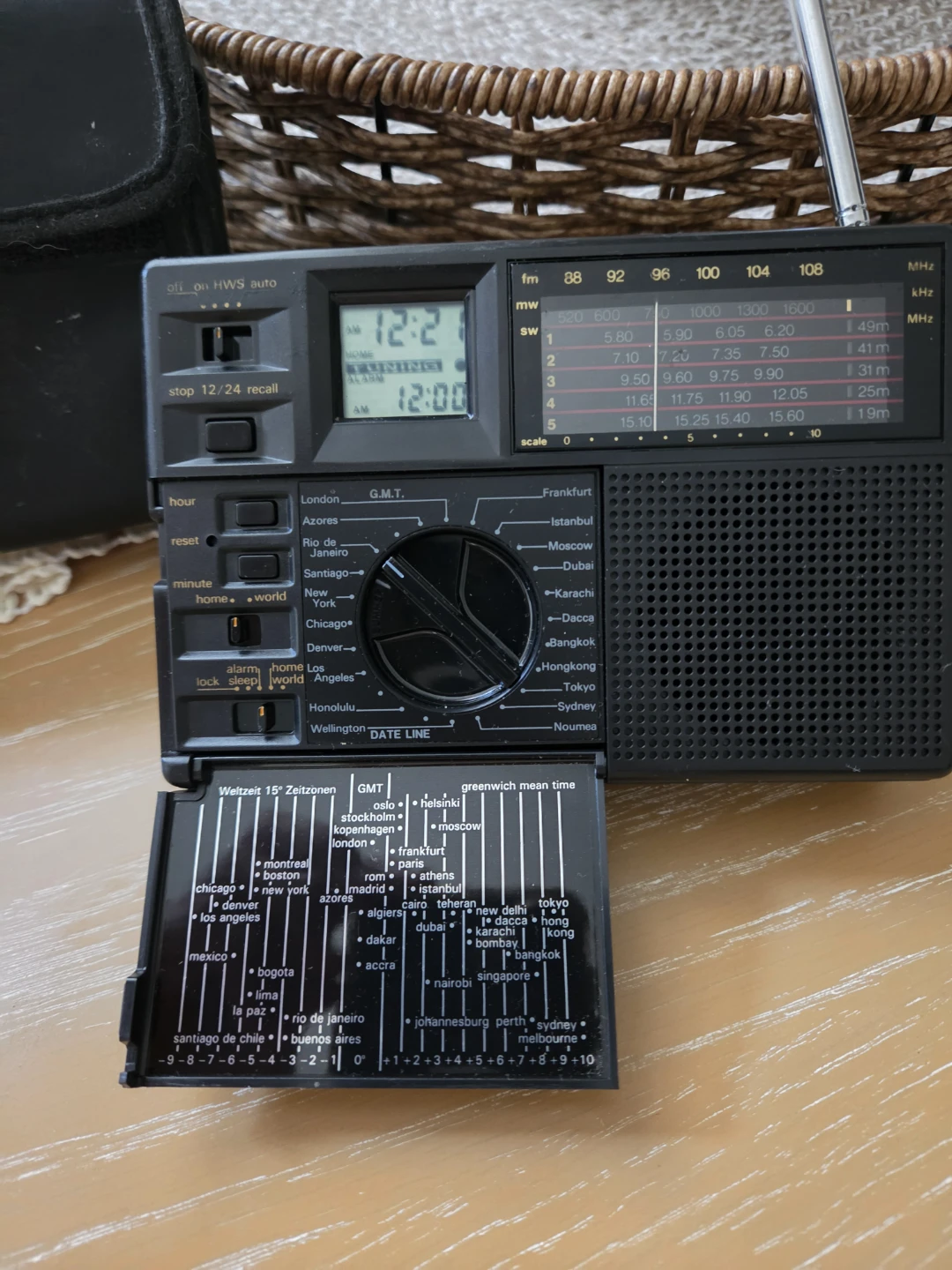 Sangean HWS-5 World Band Radio