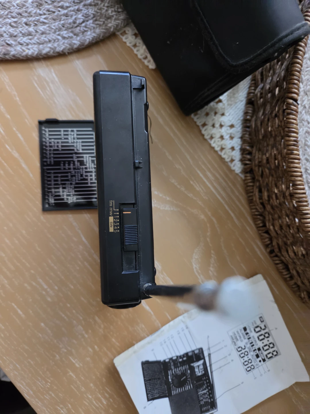 Sangean HWS-5 World Band Radio - photo 4