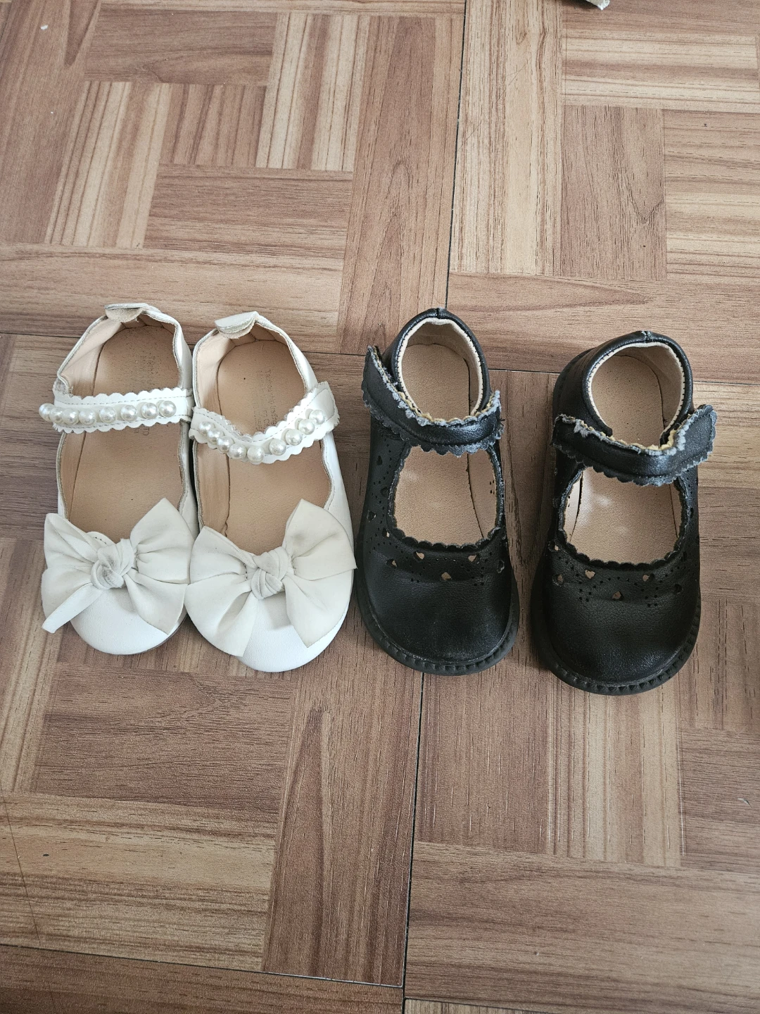 Girls Shoes - White & Black