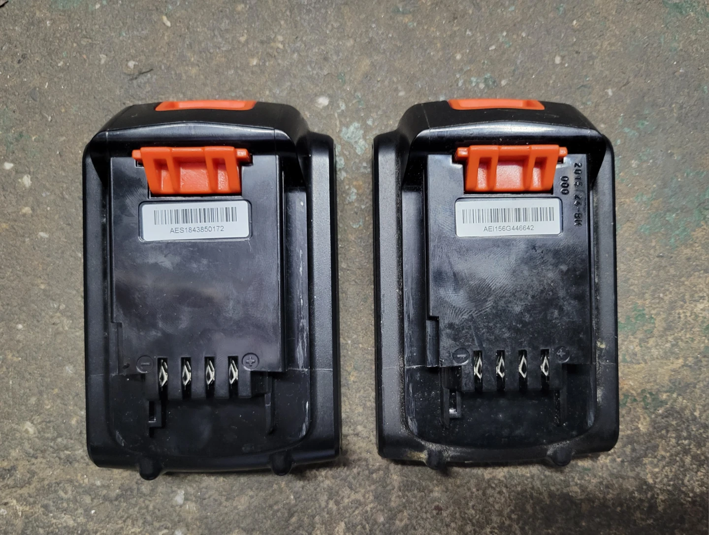 (FOR PARTS!!) BLACK+DECKER 20V MAX Batteries (2-Pack)