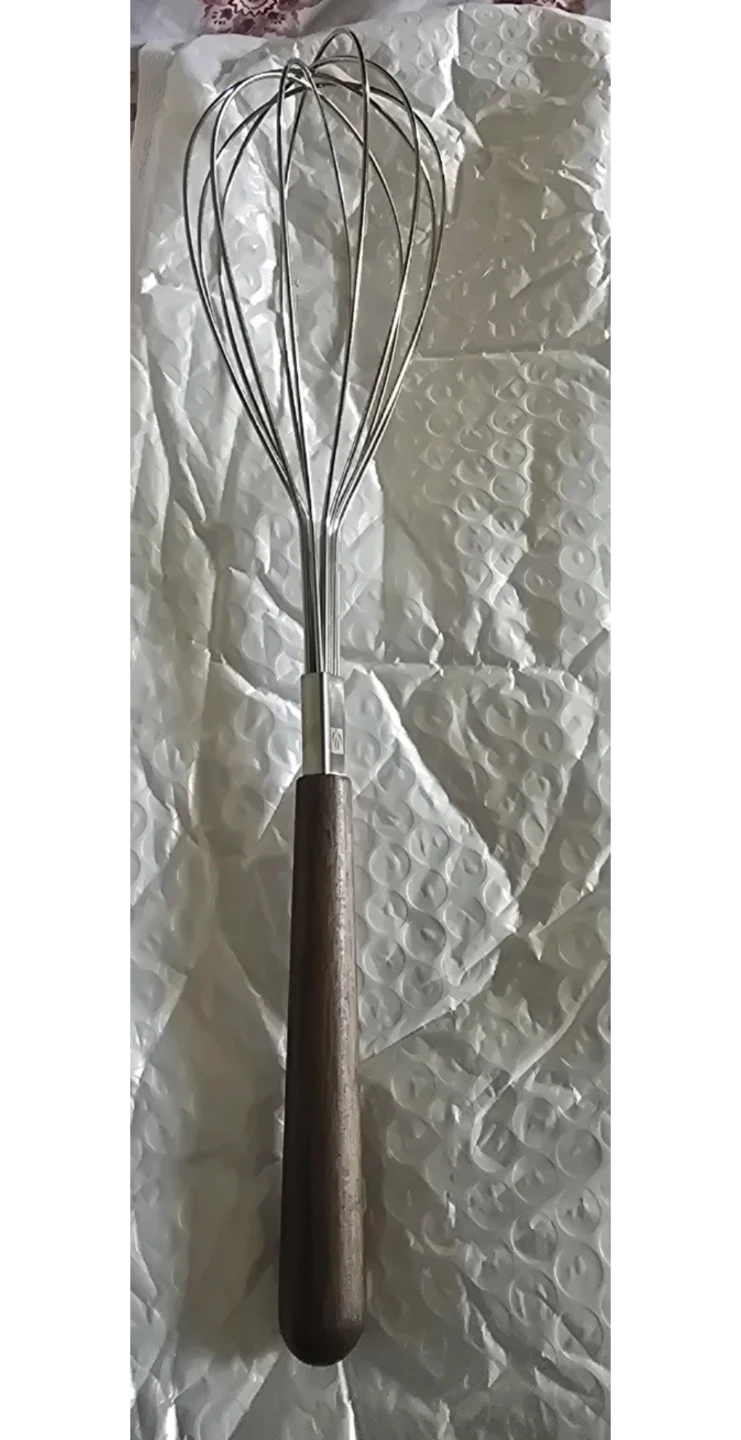 Large Whisk with Wooden Handle - photo 2