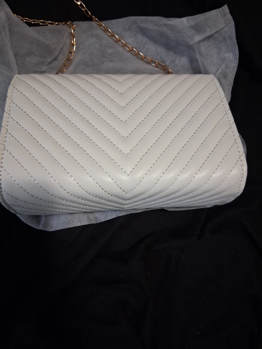 White Shoulder Bag with Gold Chain - photo 2