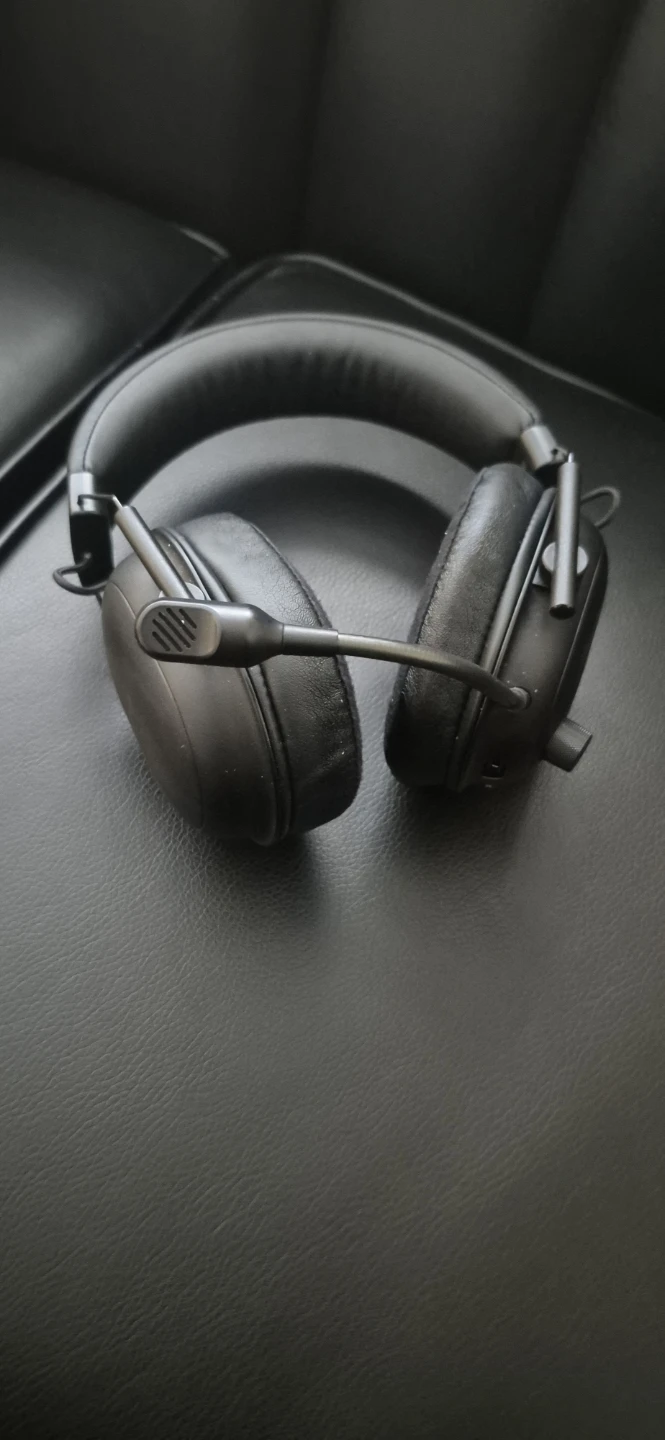 Razer Blackshark V2 HyperSpeed Wireless Gaming Headset - photo 4