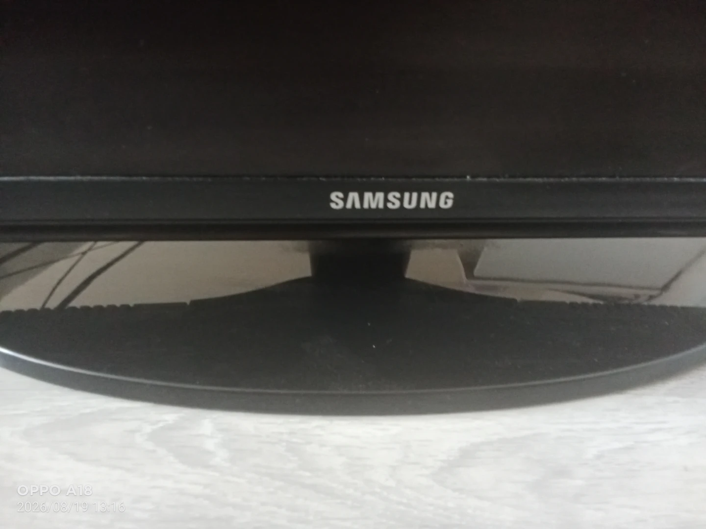 Samsung 32" UN32H5203AFXZC Television - photo 2
