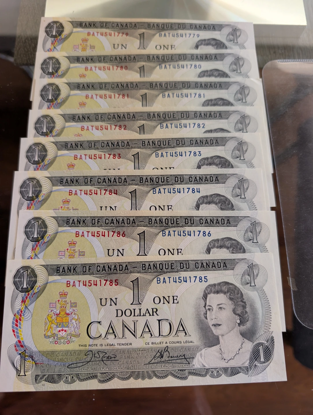 Bank of Canada 1 Dollar Bills - 8 uncirculated