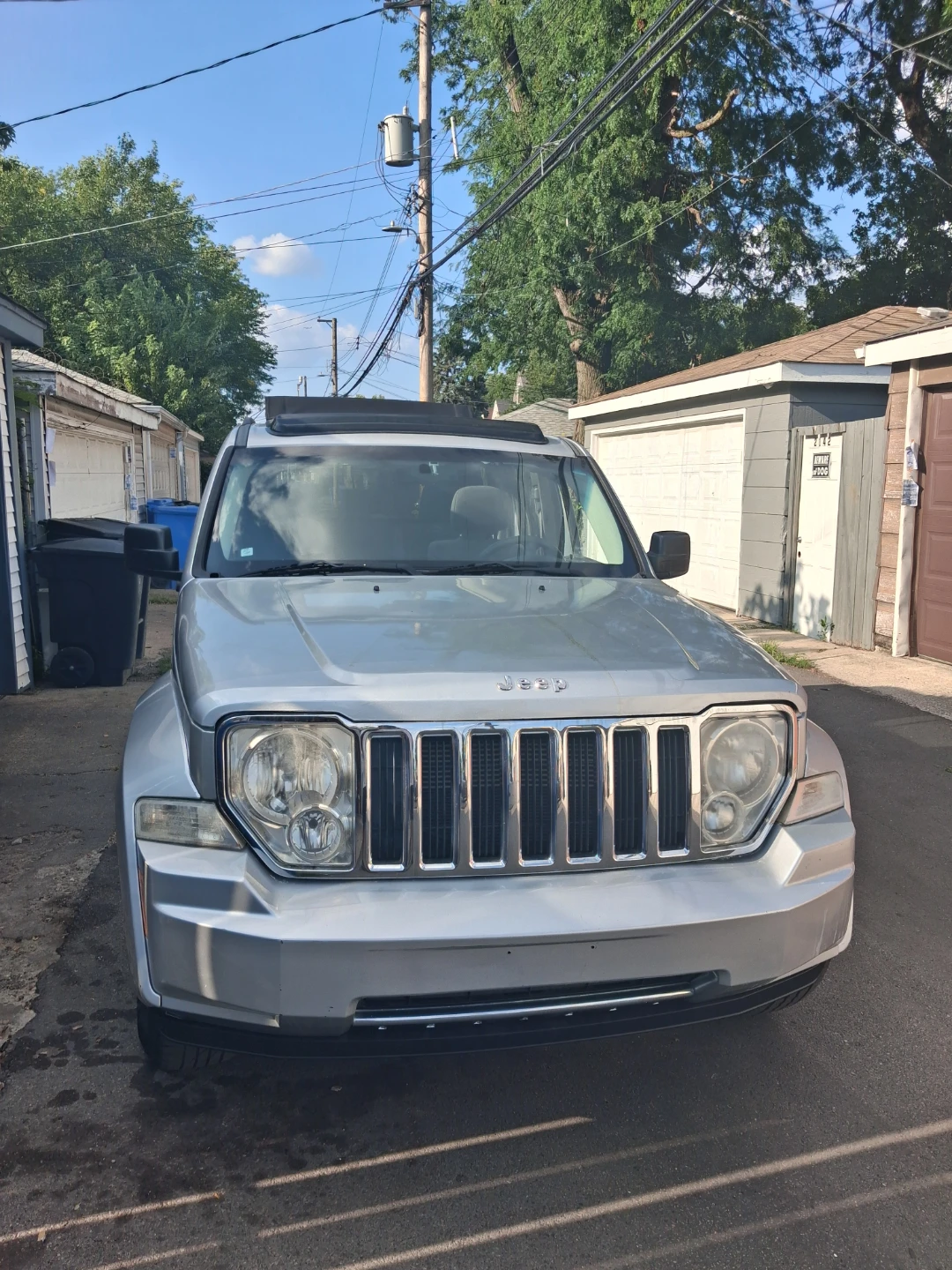 For sale: spectacular 2010 Jeep Liberty Sport. 4x4