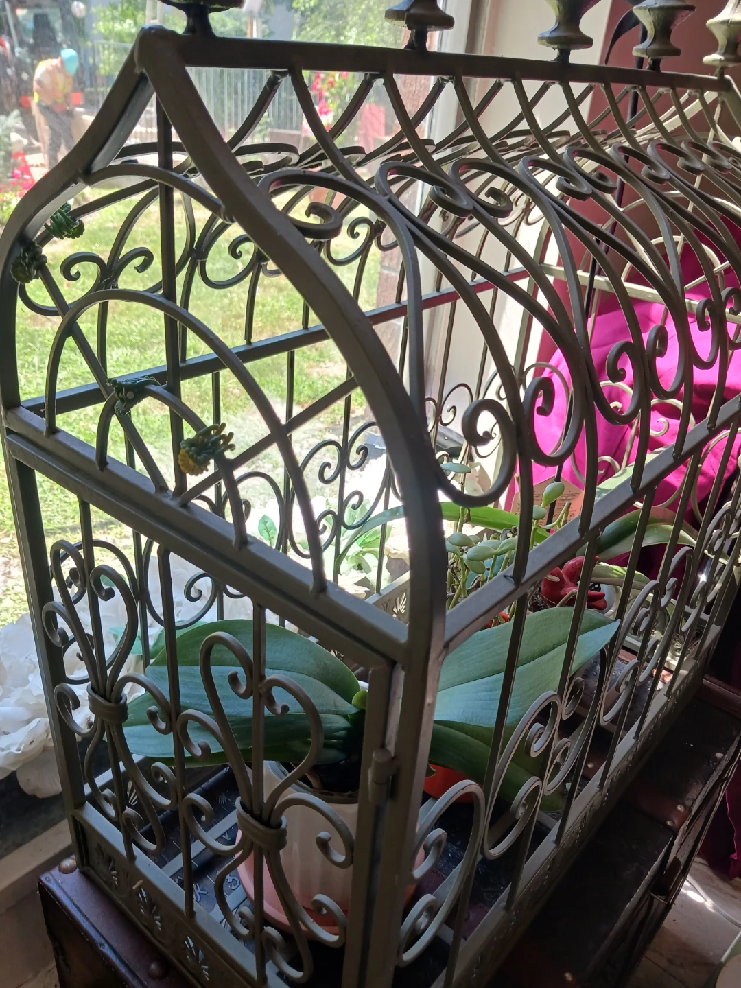 Ornate Metal Terrarium/Plant Display - photo 4