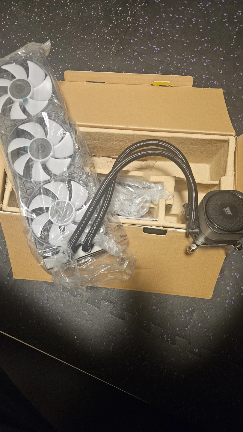 Corsair iCUE LINK TITAN 360 BX RGB Liquid CPU Cooler - photo 2