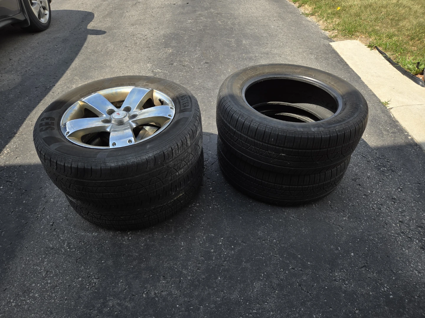 Motomaster Tires with 2 Rims - photo 2