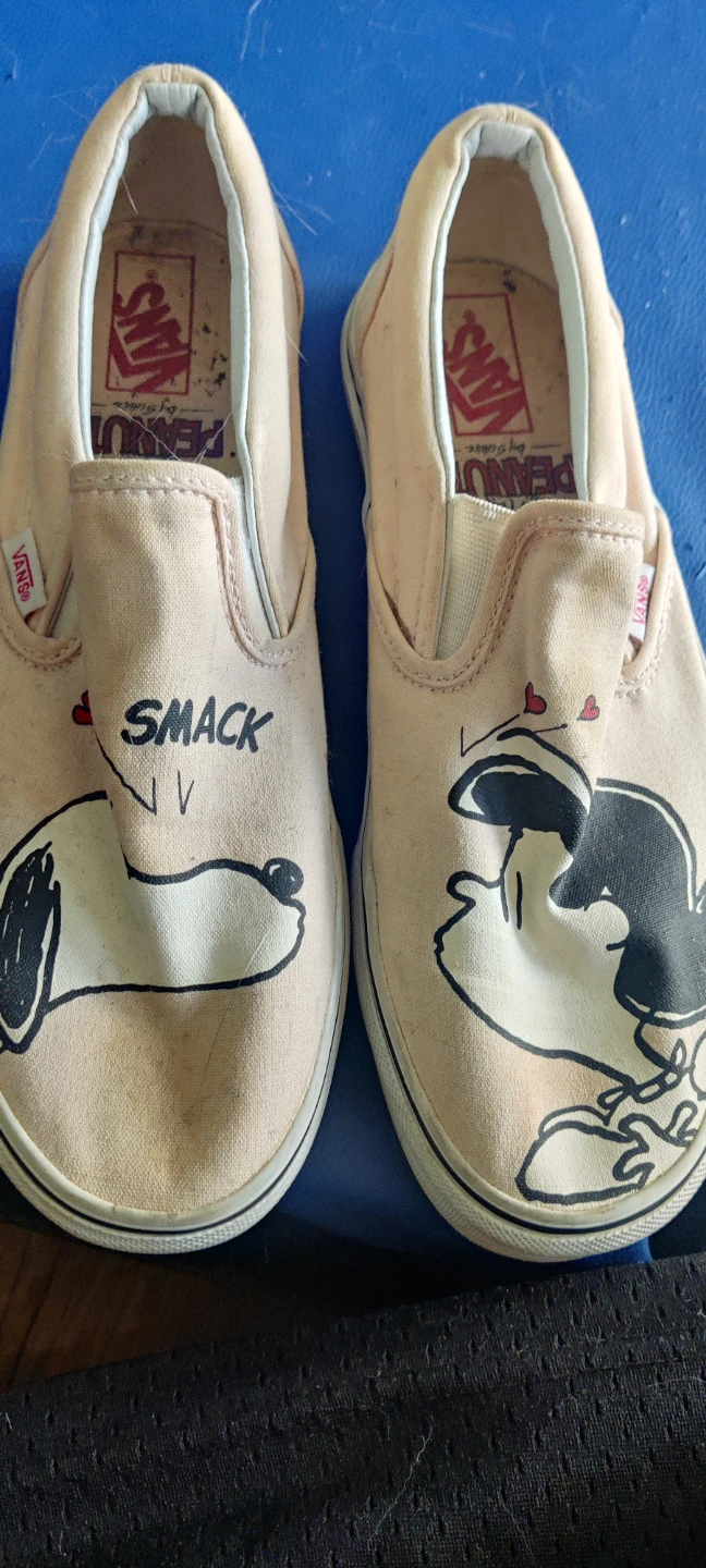 Vans Size M 7.5 l W 9 Charlie Brown Snoopy Special Edition
