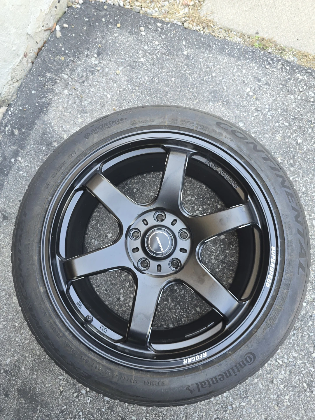 Superspeed RF06RR 18x9.5 + Continental DWS06 255/40R18