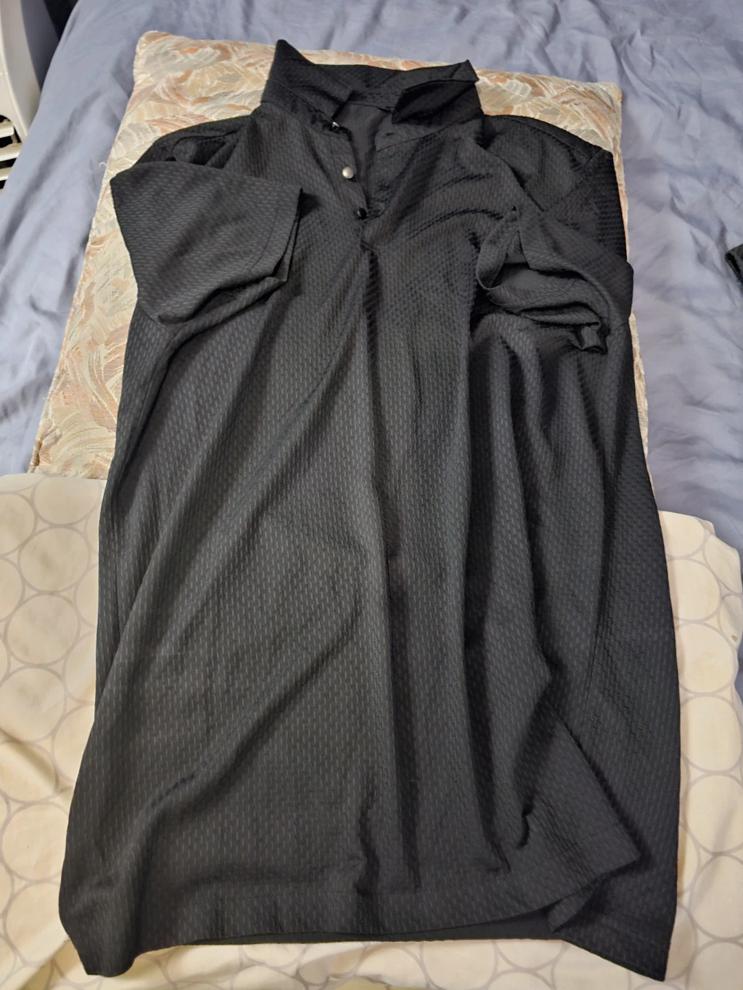 Black textured polo shirt