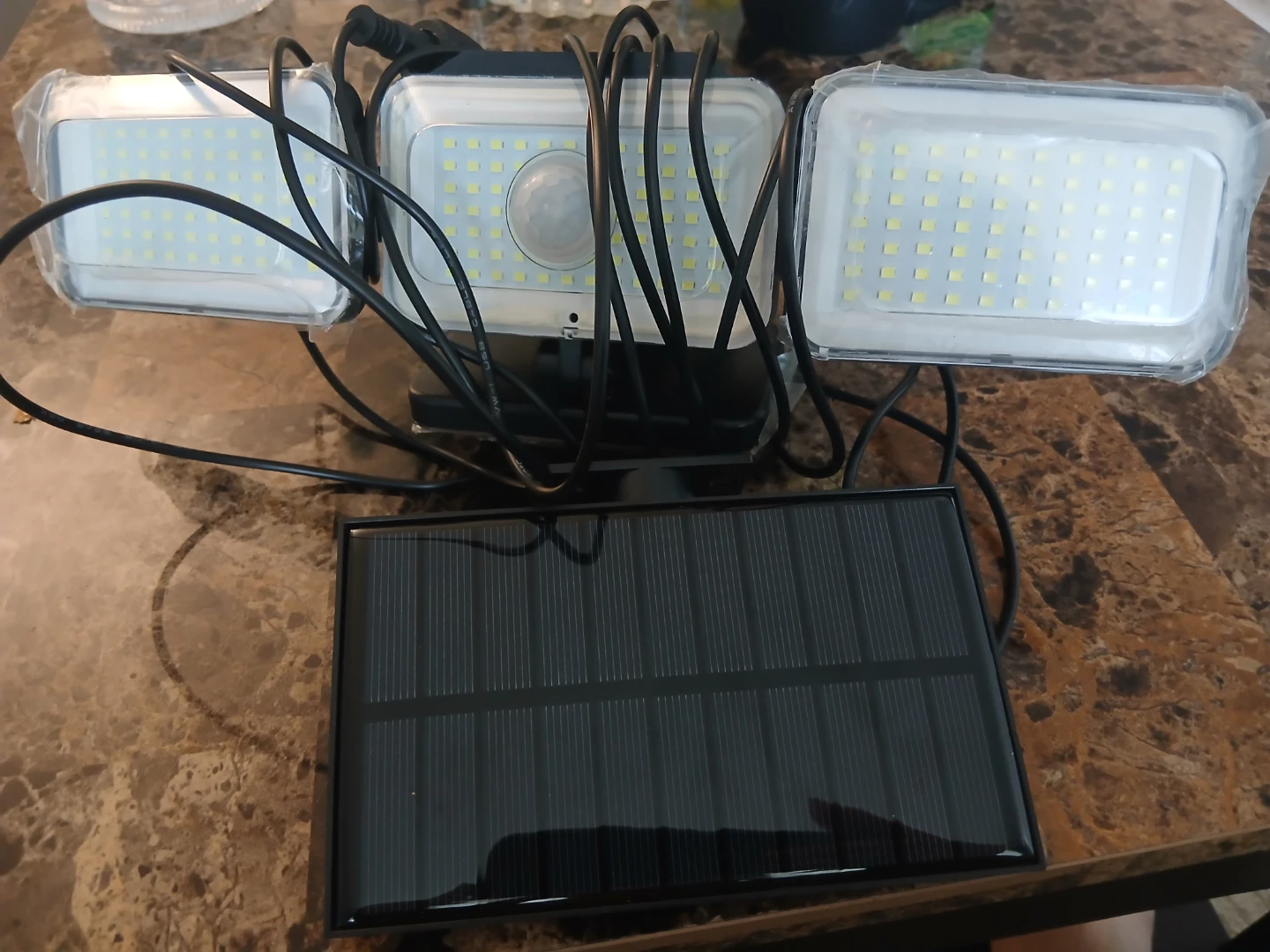 Solar Powered Motion Sensor Security Light - photo 2