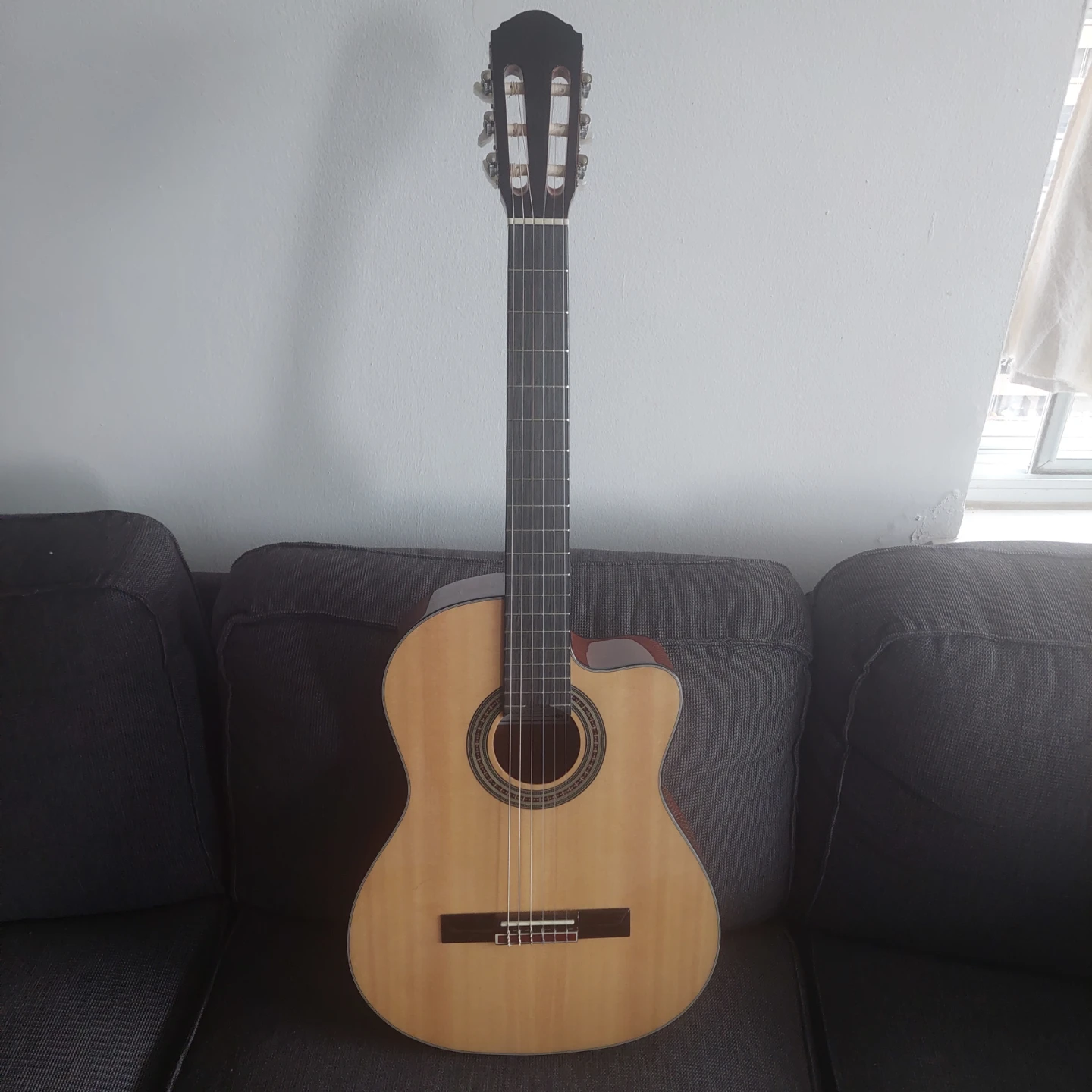 Denver Cutaway Electro classical guitar