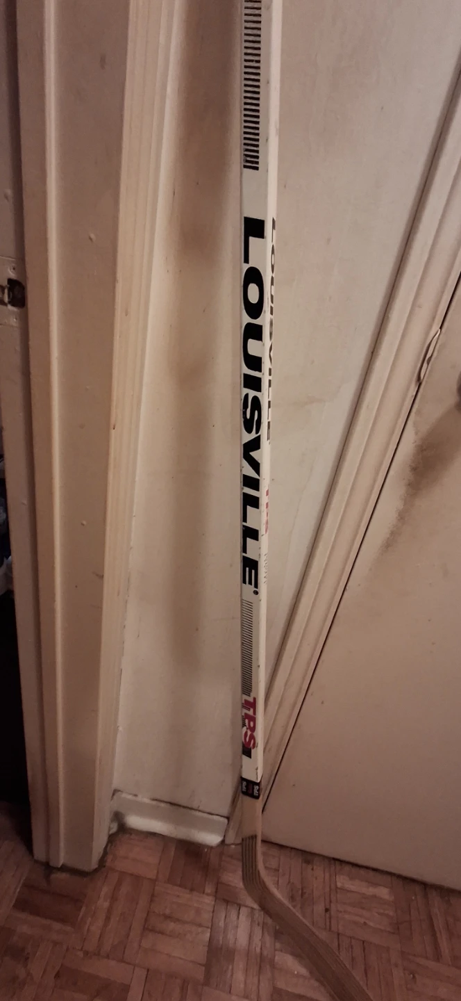 Louisville TPS Yzerman Wood Hockey Stick - photo 2