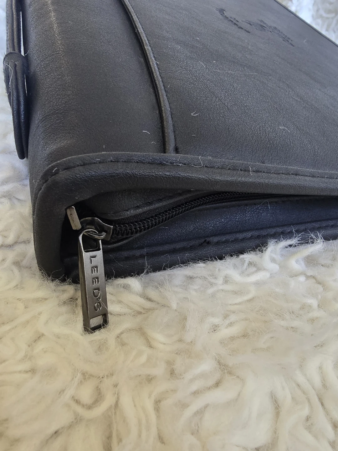 LEEDS Zippered Executive Portfolio Binder Organizer - photo 4