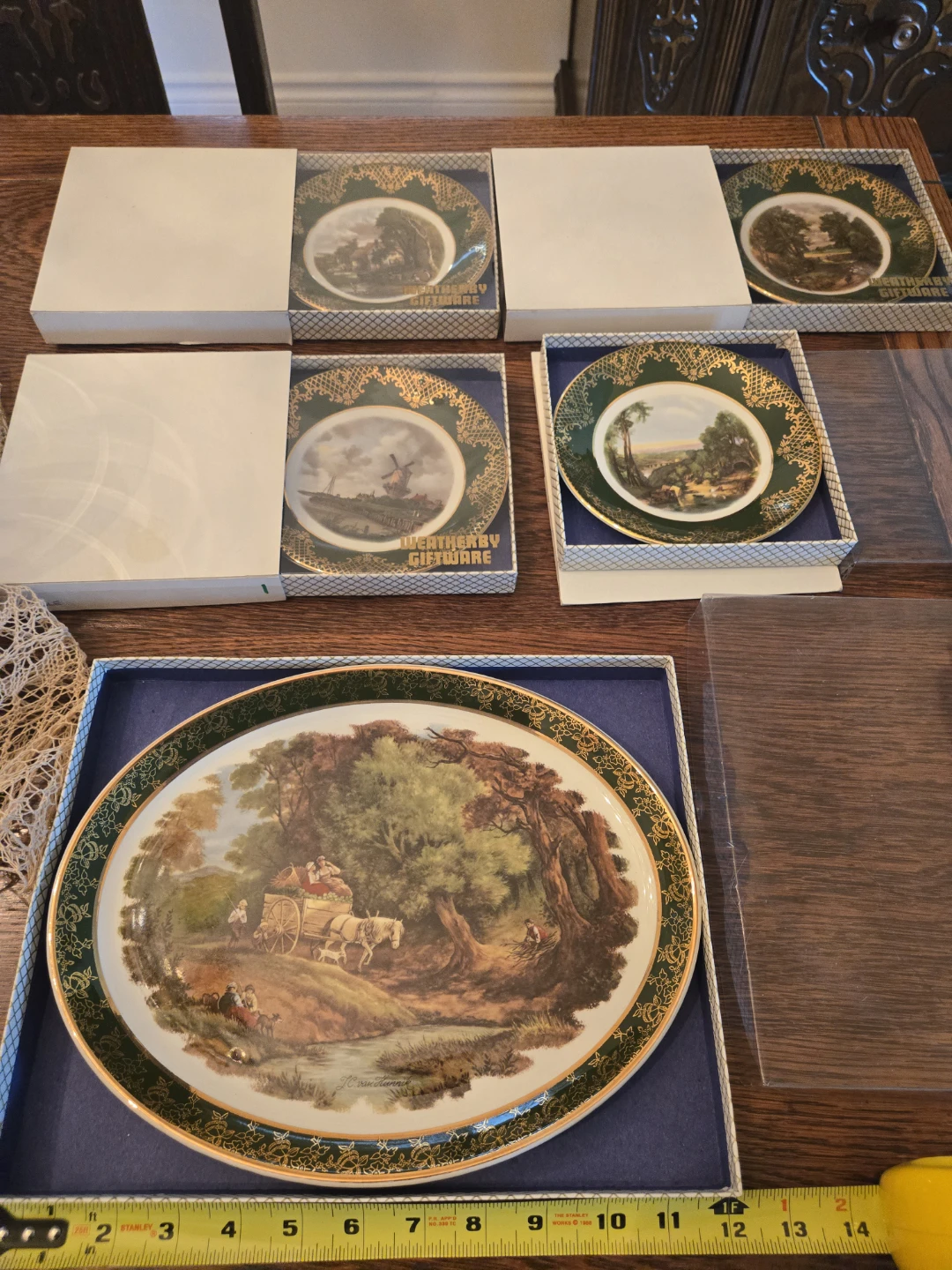 New Weatherby Giftware One Platter ,Four Plates