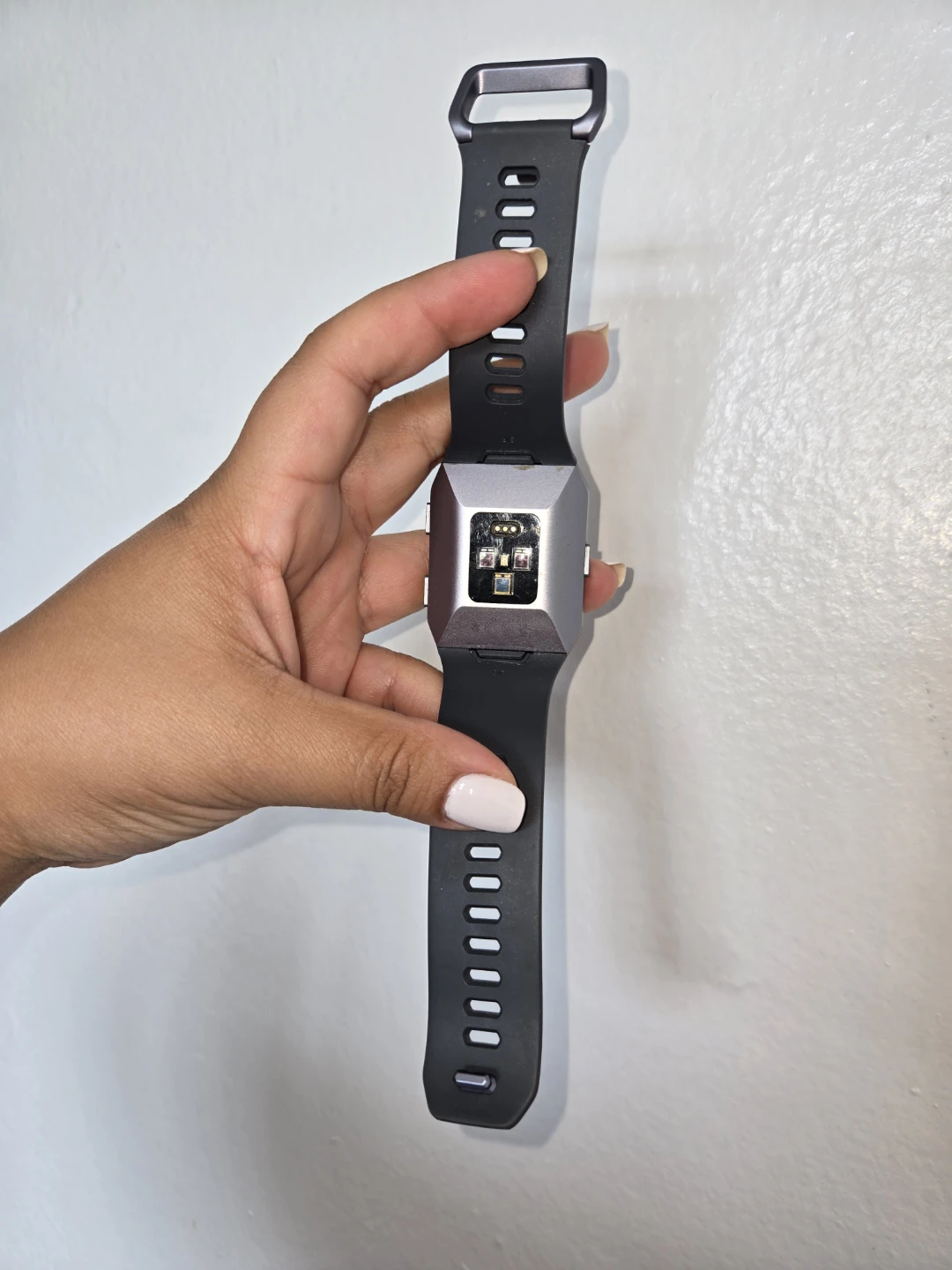 Fitbit Ionic Smartwatch - photo 2