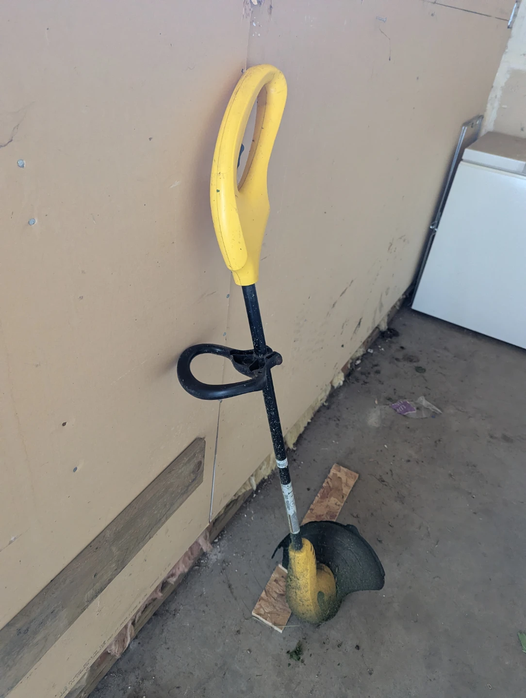 Yard Force Electric String Trimmer - photo 2