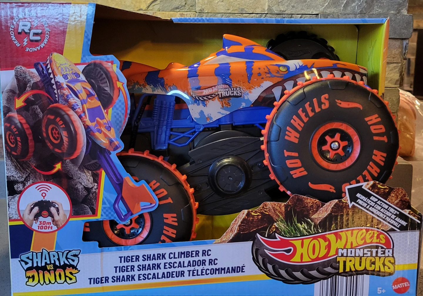 Hot Wheels Monster Trucks Tiger Shark Climber RC