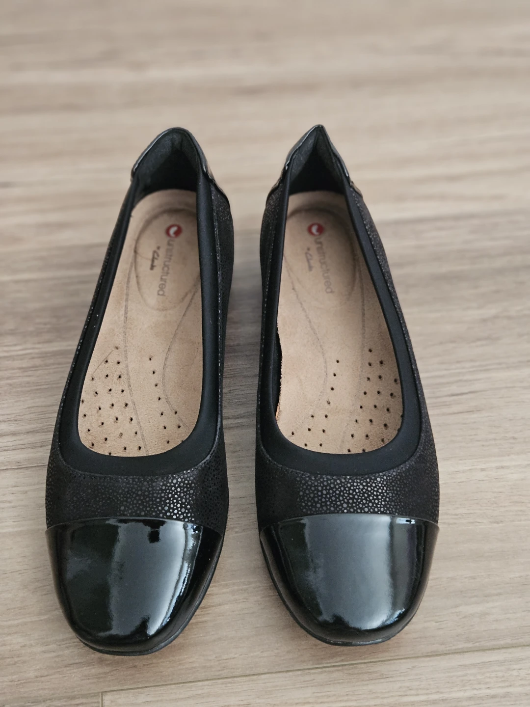 Clarks Unstructured Black Ballet Flats