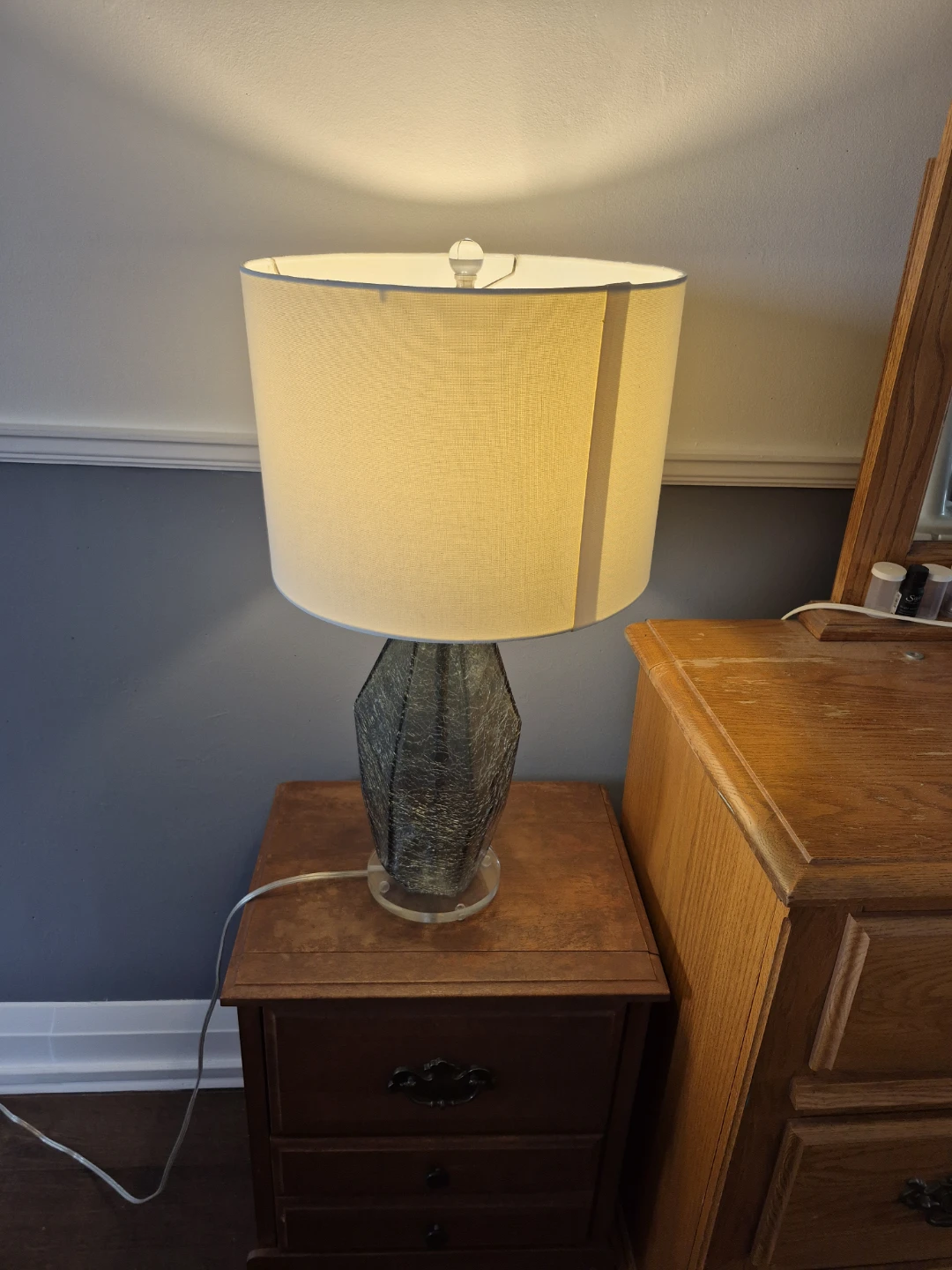 Table Lamp and Night Table with two Drawers - photo 2