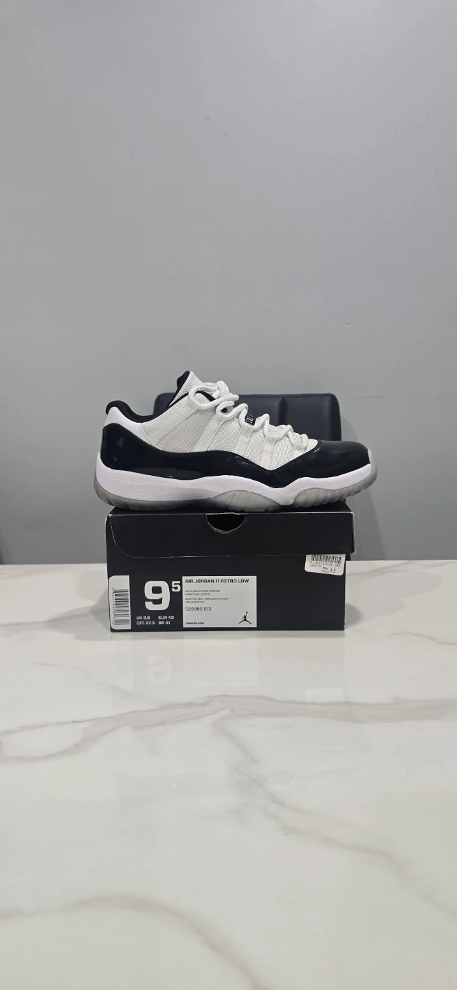 Air Jordan 11 Concord Low size 9.5