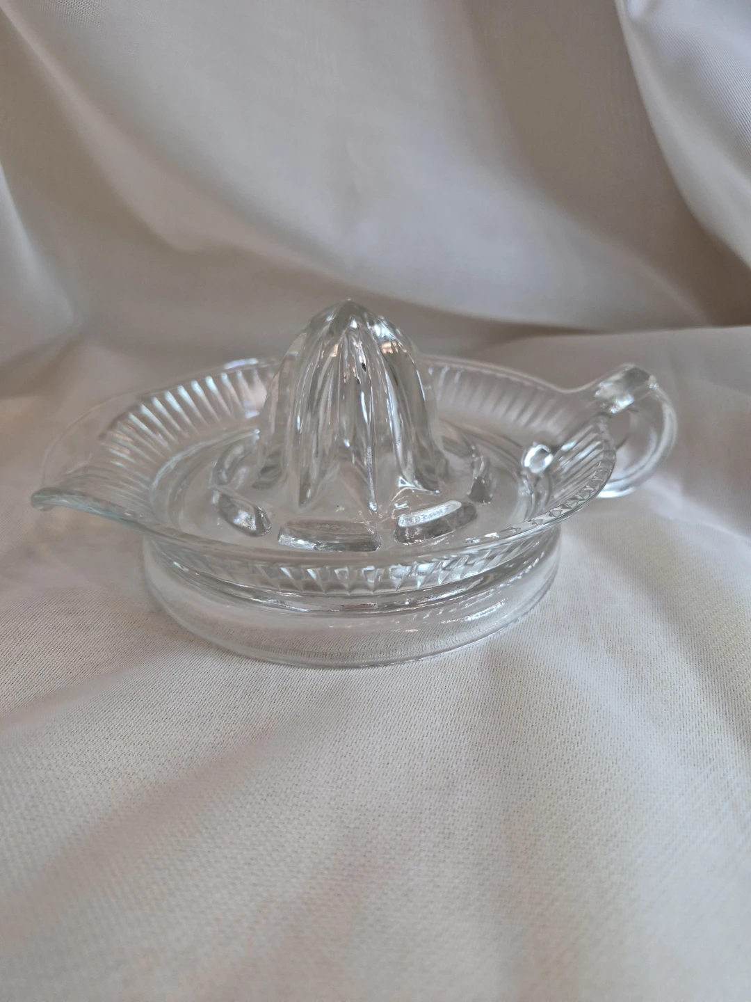 Beautiful 5" Vintage Hand Held Juicer