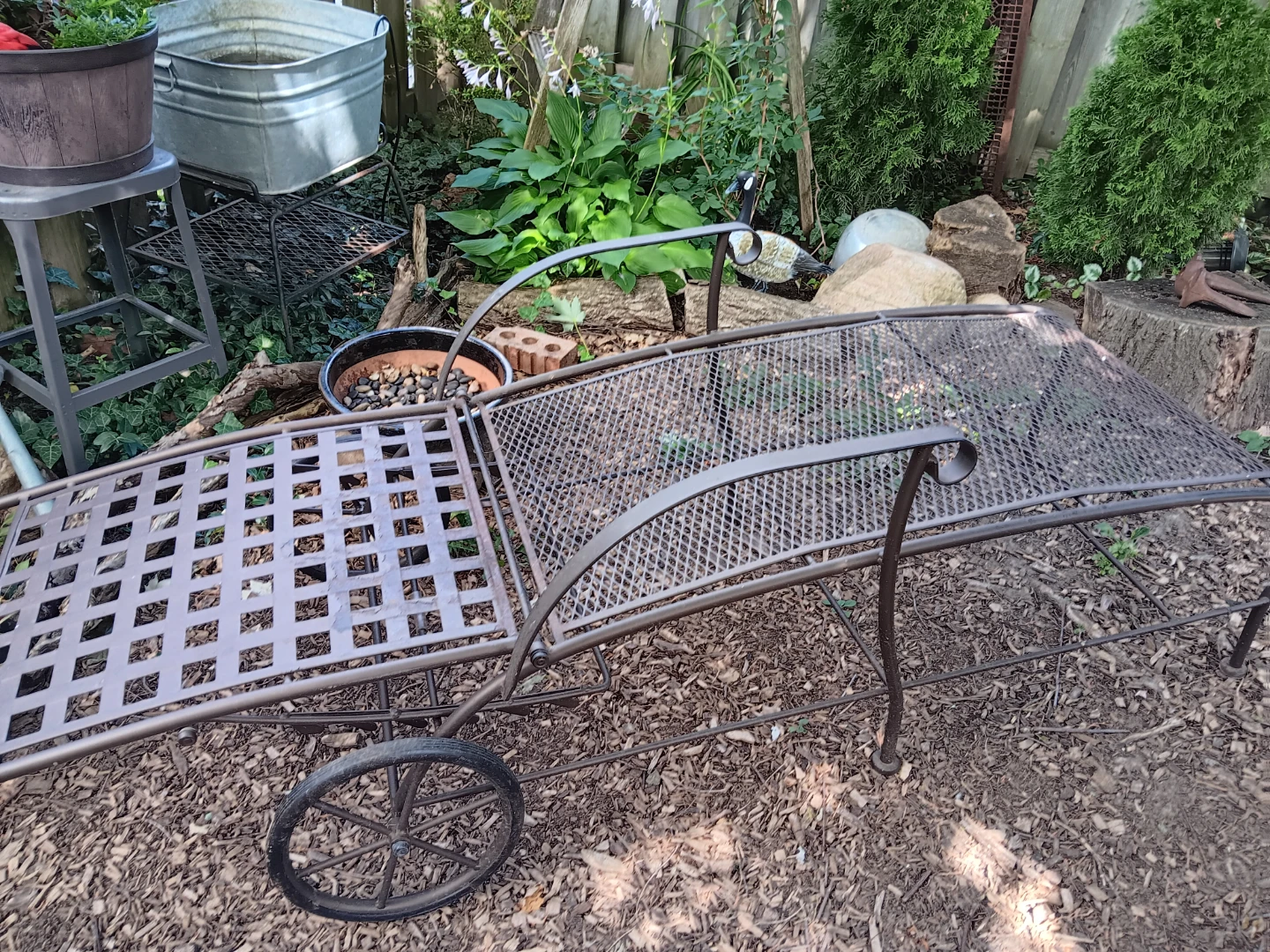 Outdoor Iron Lounge Chair with Cushion - photo 4