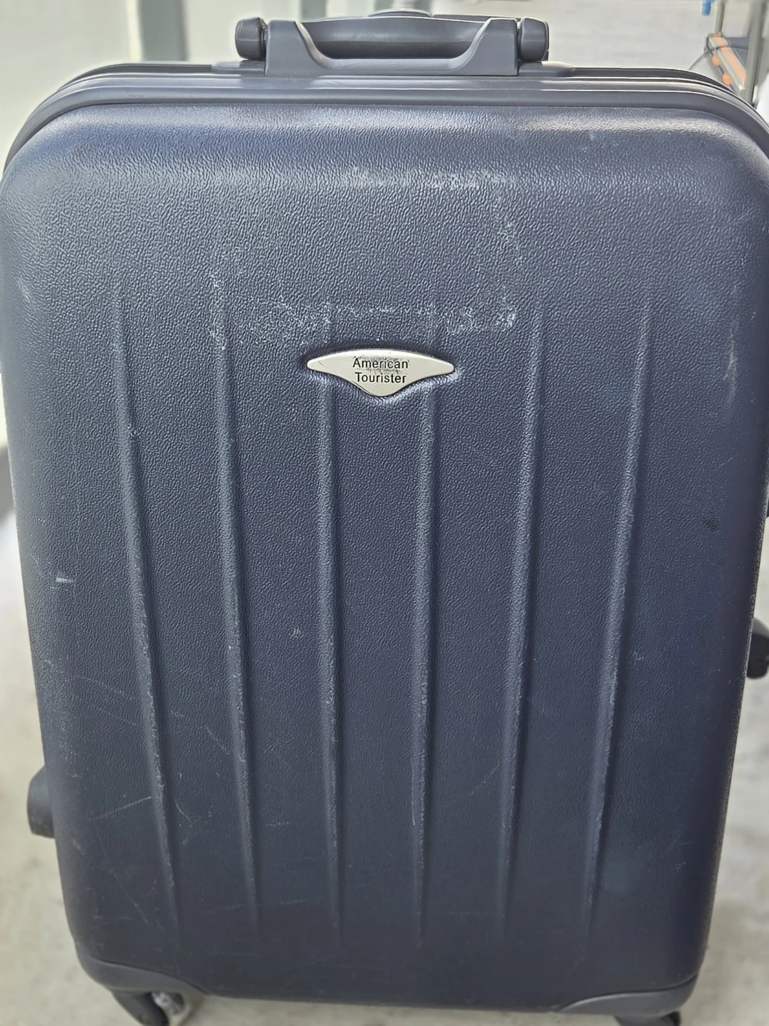 American Tourister Dark Blue Hardside Spinner Luggage