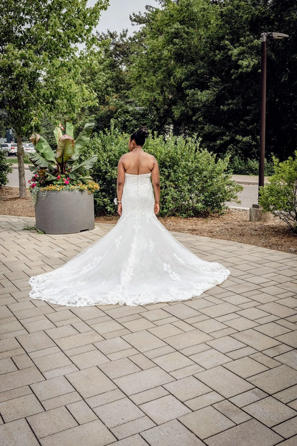 White Wedding Dress with Veil - photo 4