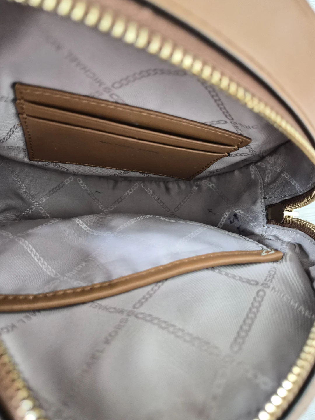 Michael Kors circle shoulder bag - photo 2