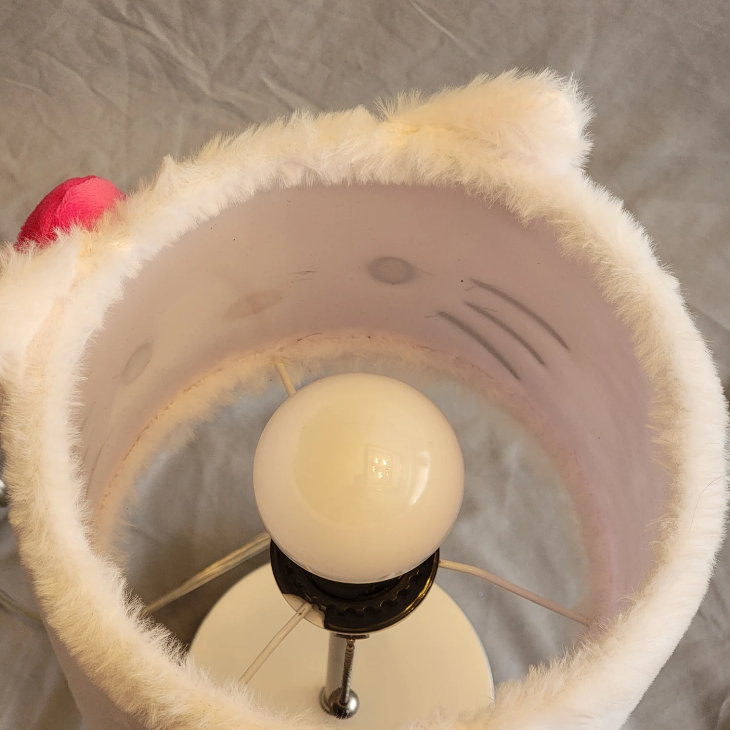 Hello Kitty Fluffy Desk Lamp - photo 3