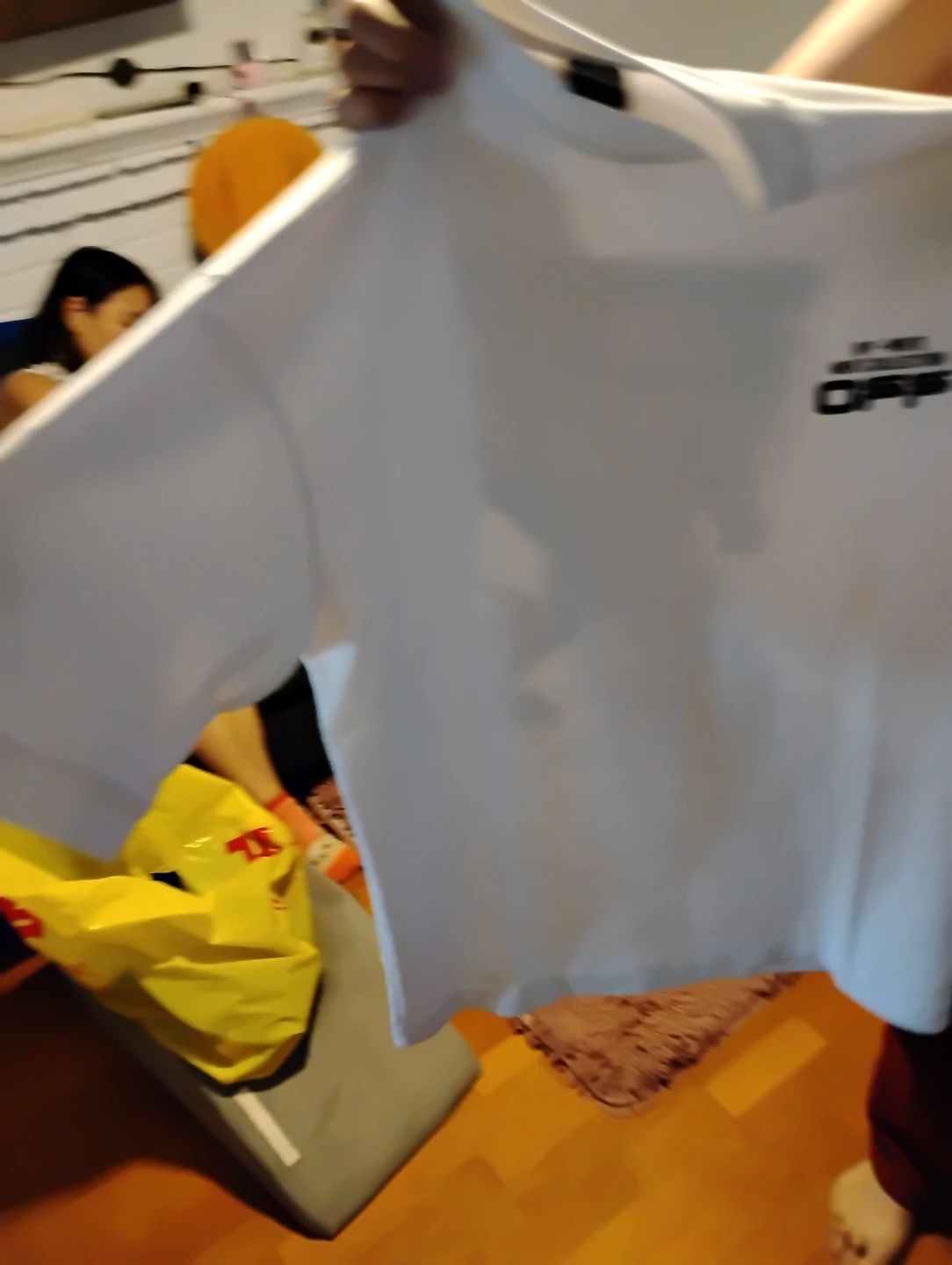 Off-White Men's Collection Bugs Bunny T-Shirt (BRAND NEW) - photo 4