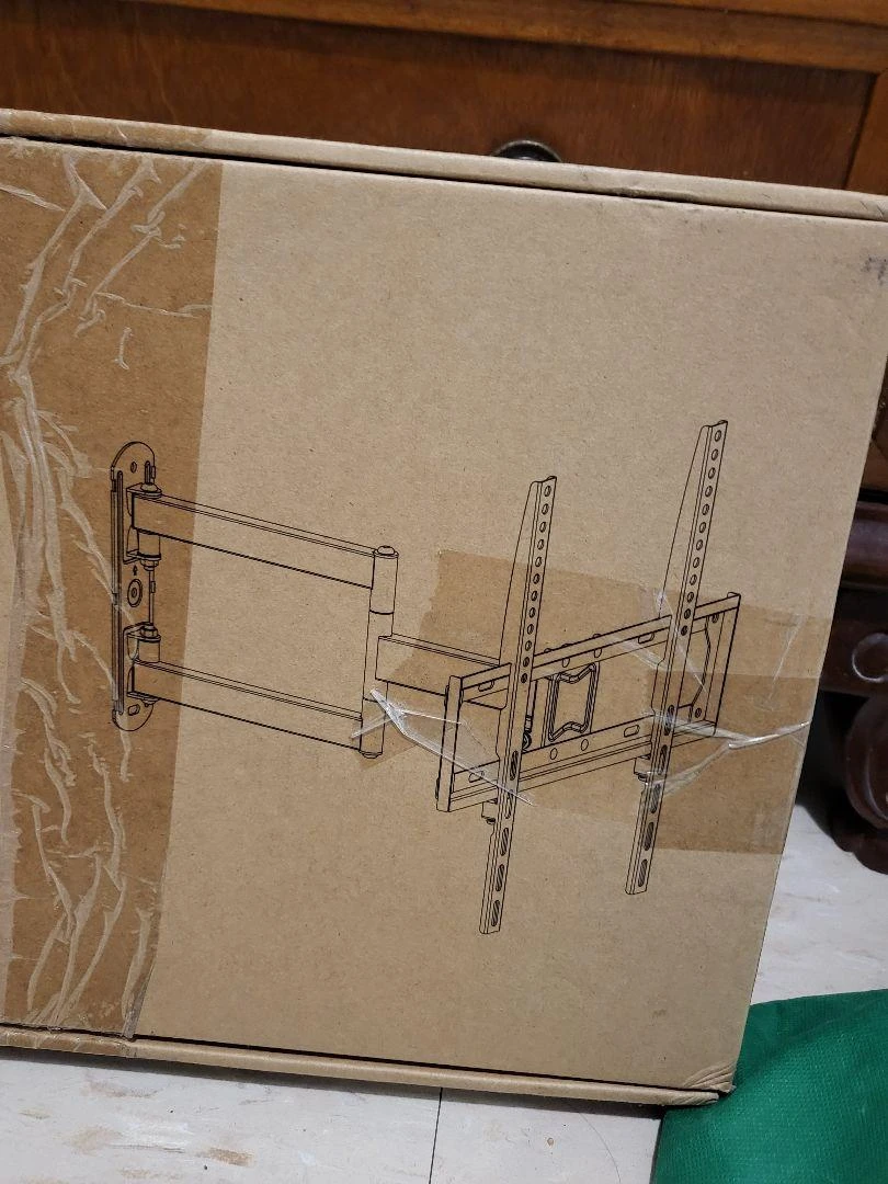 Full-motion TV Wall Mount