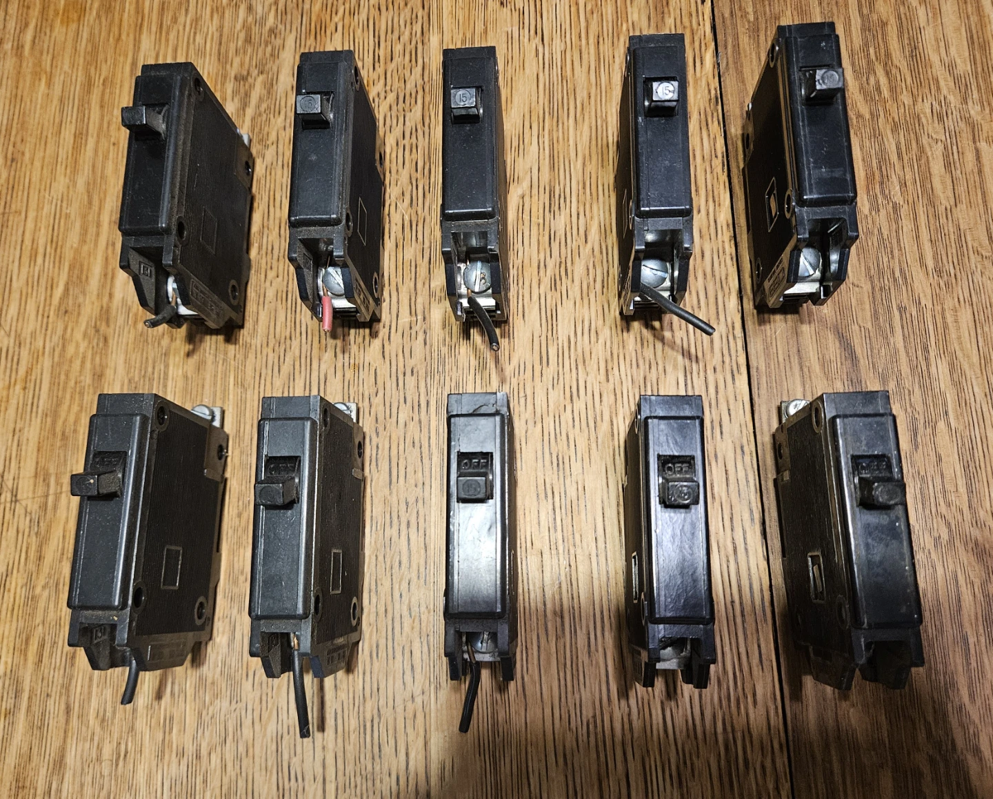 Electrical Circuit Breakers 15, 30, 40, 100A Single/ Dual - photo 2