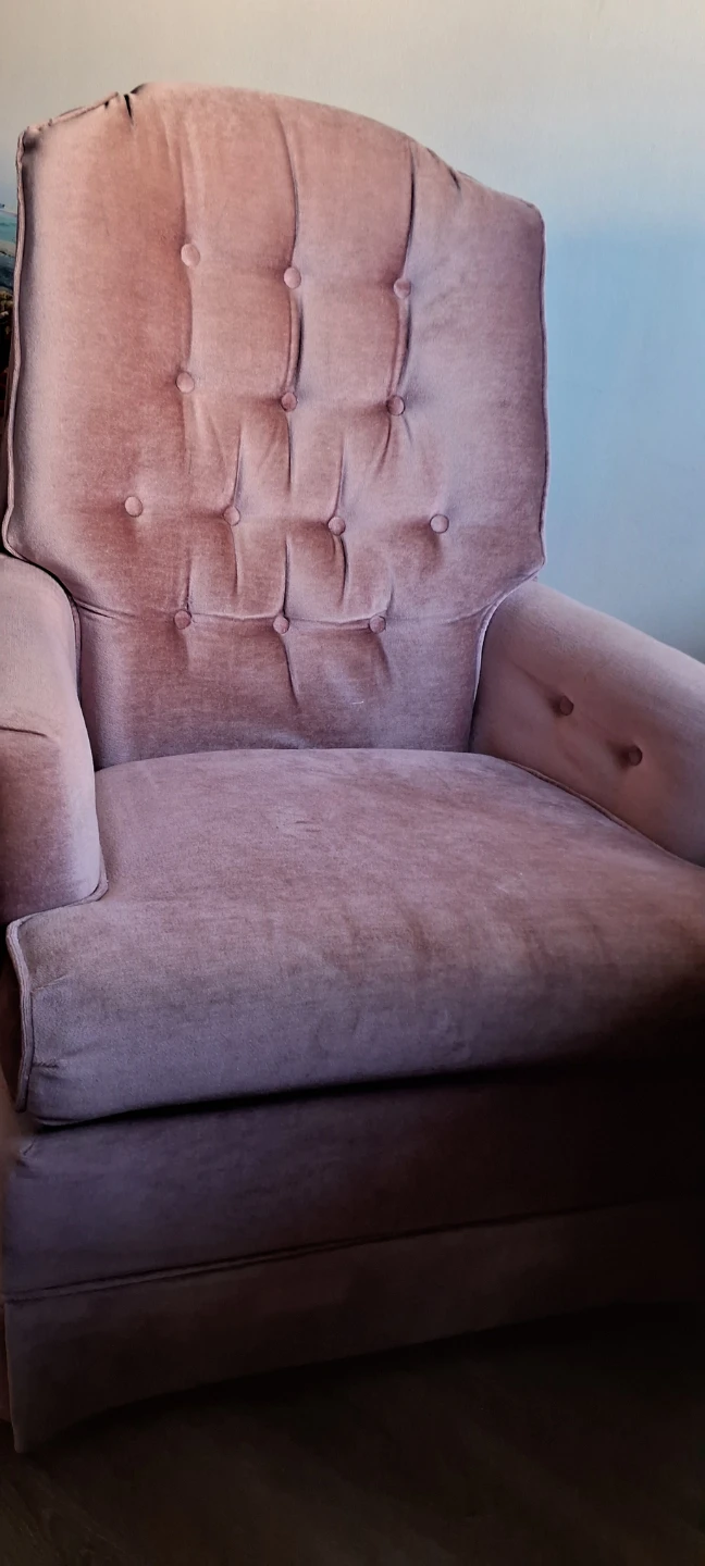 Pink Tufted Accent Chair - photo 2