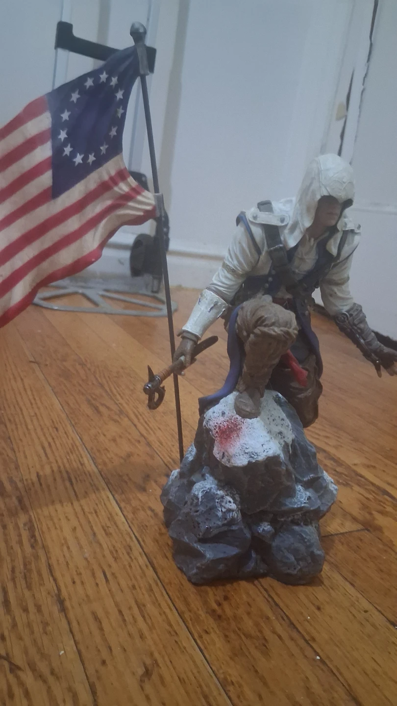 Assassin's Creed 3 Connor Kenway Statue with Flag