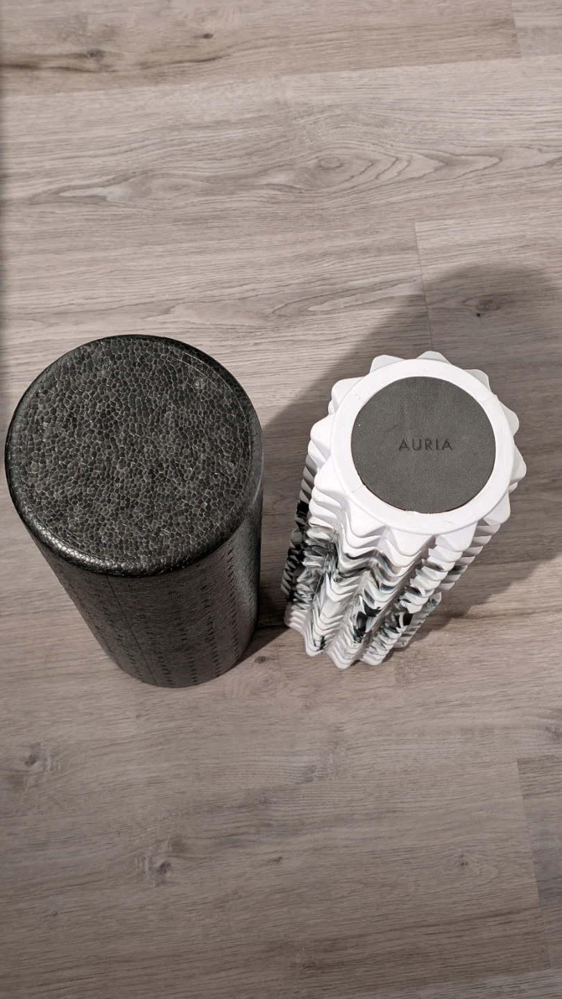 2 Foam Rollers (1 Black, 1 Auria Textured) - photo 2