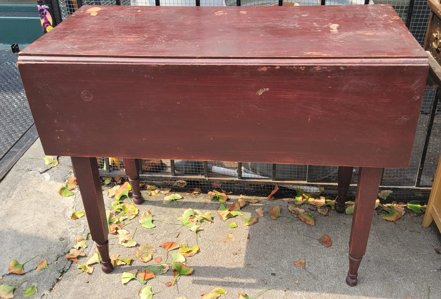 Drop leaf Table