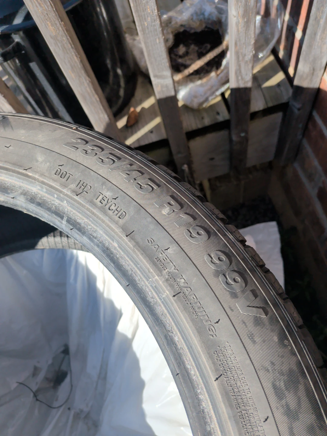 WINTERCRAFT Tire 235/45R19 - photo 3